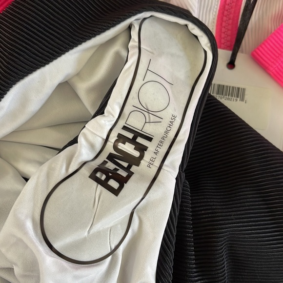 Beach Riot Bethany Rash Guard Swimsuit in Black Pink Colorblock size Large - Picture 12 of 14